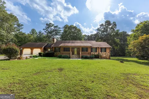 151 Laura Ln, Fayetteville, GA 30215