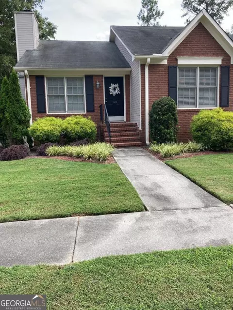105 Embassy Ct, Macon, GA 31210