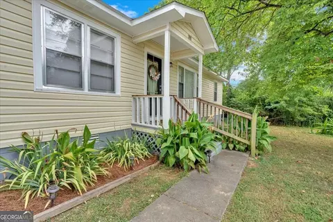 302 Peters St, Calhoun, GA 30701