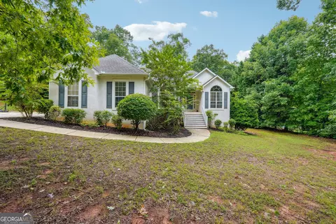 910 Birchwood Ct, Mcdonough, GA 30253