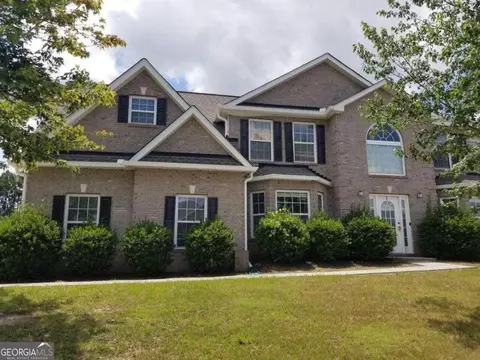 5068 Estonian Dr, Fairburn, GA 30213