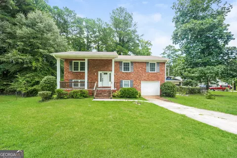 6208 Auburn Dr, Riverdale, GA 30296