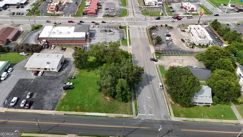 261 Heard St, Elberton, GA 30635