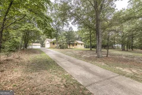 306 William John Ln, Bonaire, GA 31005 photo 5