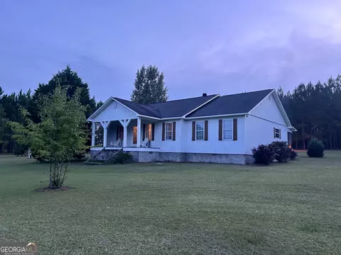 345 Blue Jay Rd, Helena, GA 31037