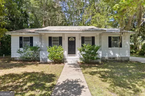 106 Yvonne Ave, Woodbine, GA 31569