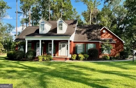 723 E Randolph St, Mount Vernon, GA 30445
