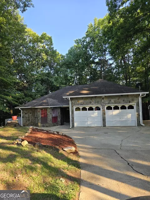 211 Long Cove Dr, Lagrange, GA 30240