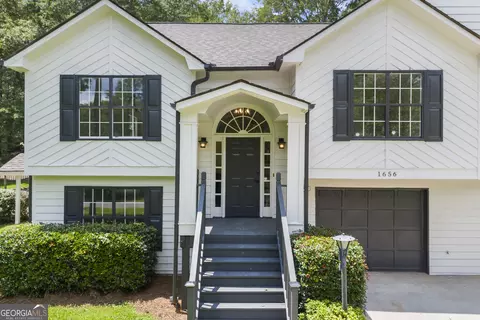 1656 Greystone Ln, Loganville, GA 30052