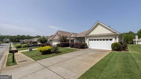 9 Hillside Dr, Newnan, GA 30265