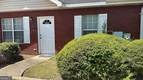 202 Katelyn Cir, Warner Robins, GA 31088