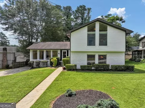 3985 Pinehurst Valley Dr, Decatur, GA 30034