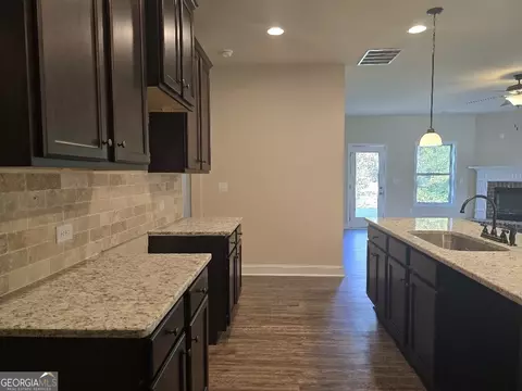 Kitchen - 5716 Laney Dr, Rex, GA 30273 photo 4 of 6