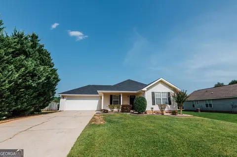 202 Franklin Sq, Bonaire, GA 31005