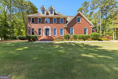 125 Indian Bluff Dr, Sharpsburg, GA 30277