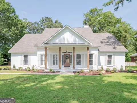 2221 Golfcourse Dr, Albany, GA 31721