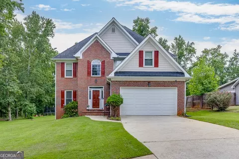 5803 Silverthorn Dr, Flowery Branch, GA 30542