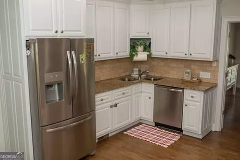 Kitchen - 2233 M P Harrison Rd, Monroe, GA 30655 photo 7 of 7