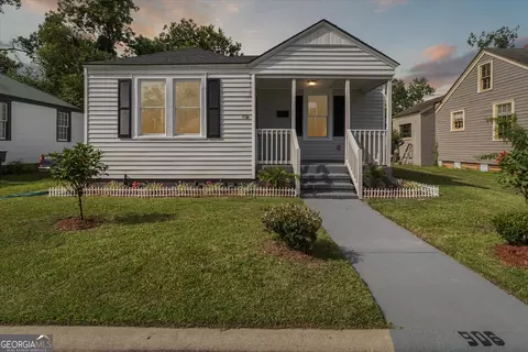 906 Hamilton Ct, Savannah, GA 31401