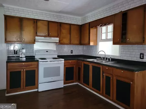 815 Central Ave, Dublin, GA 31021 photo 8