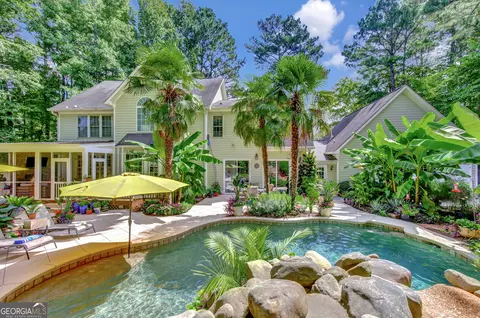180 Shoreline Cir, Newnan, GA 30263