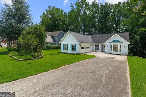 565 Clearwater Pl, Lawrenceville, GA 30044