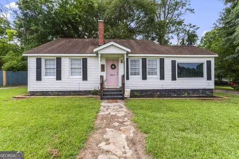 504 Zebulon St, Barnesville, GA 30204