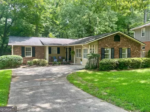 2586 Laurel Ridge Dr, Decatur, GA 30033