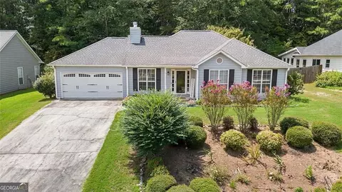 518 Brooksdale Dr, Woodstock, GA 30189