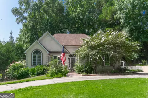 256 Woodlake Dr, Newnan, GA 30265
