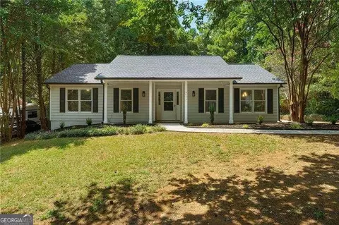 6635 Oak Farm Dr SE, Acworth, GA 30102
