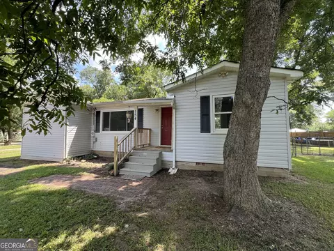 154 Liz Acres Dr, Barnesville, GA 30204
