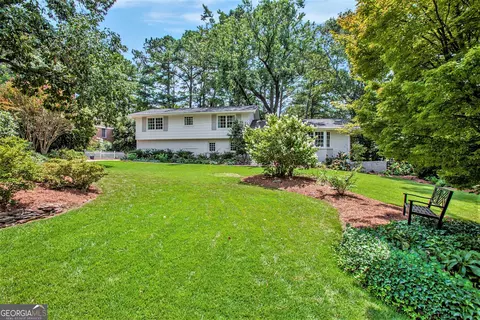 2575 Regency Dr E, Tucker, GA 30084 photo 2