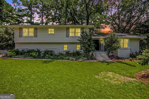 2575 Regency Dr E, Tucker, GA 30084 photo 3