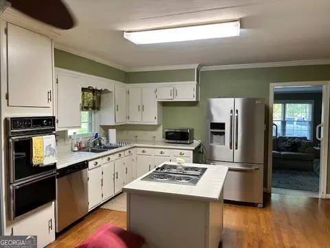 1214 Maple Dr, Griffin, GA 30224 photo 4