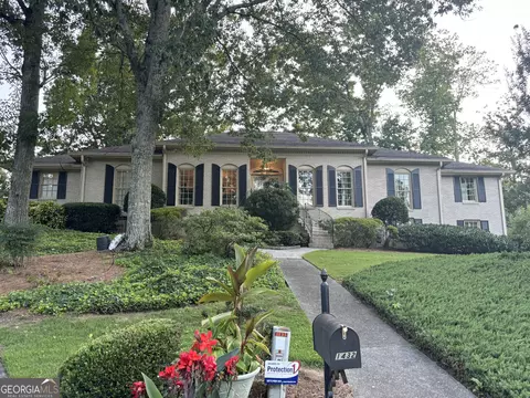 1432 Vernon Ridge Ct, Dunwoody, GA 30338