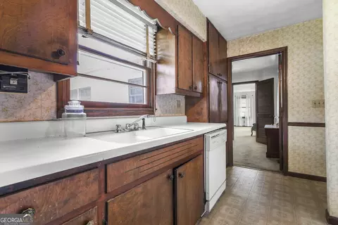 Kitchen - 211 Main St, Franklin, GA 30217 photo 5 of 5