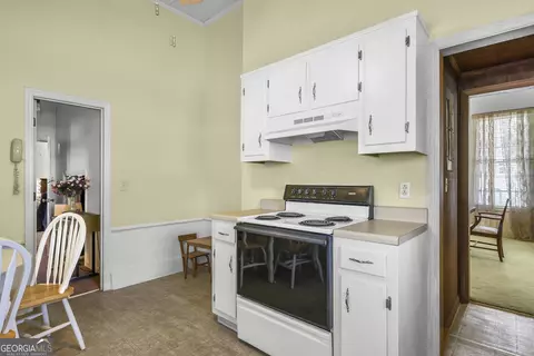Kitchen - 211 Main St, Franklin, GA 30217 photo 3 of 5