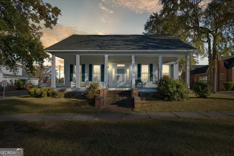 Exterior - 211 Main St, Franklin, GA 30217 photo 3 of 12