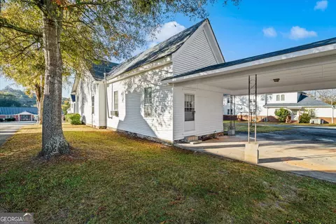 Exterior - 211 Main St, Franklin, GA 30217 photo 7 of 12