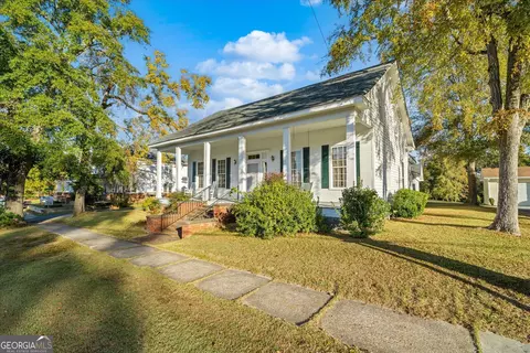 Exterior - 211 Main St, Franklin, GA 30217 photo 4 of 12
