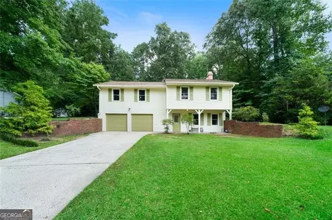 2662 Fairfield Dr, Marietta, GA 30064