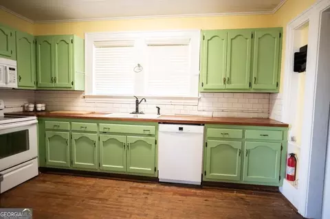 617 Forsyth St, Barnesville, GA 30204 photo 6