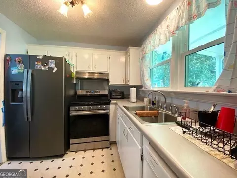 223 Poplar Cir, Lagrange, GA 30241 photo 3