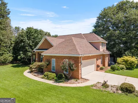 100 Huckleberry Trl, Warner Robins, GA 31093