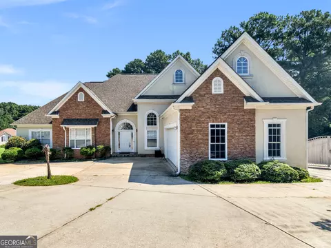 6742 Oakleigh Ct, Rex, GA 30273 photo 2