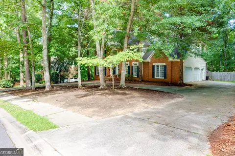 145 Lakeland Cir, Fayetteville, GA 30215