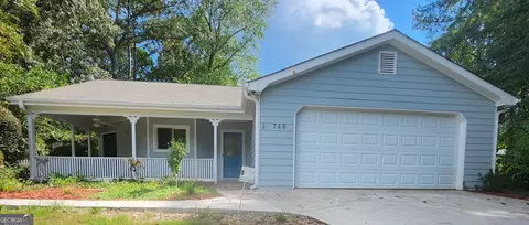 746 Shoreline Trl SE, Conyers, GA 30094