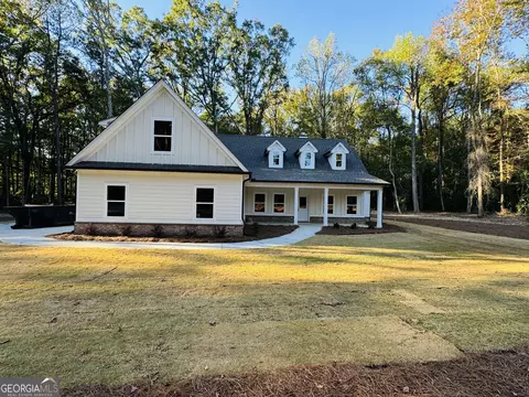4040 Grove Trl, Loganville, GA 30052
