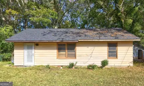 822 Pamela Dr, Griffin, GA 30224